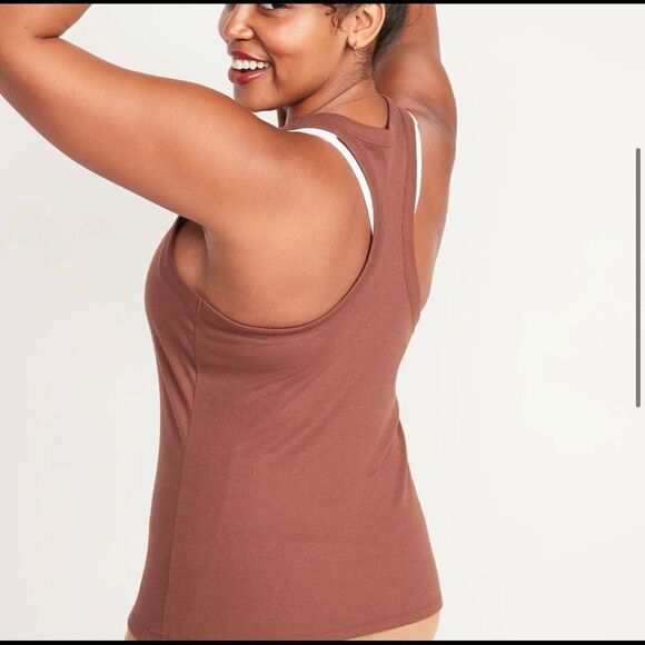 Old Navy Tank Top & Flip Flop Bundle ⚡️ - Picture 8 of 12